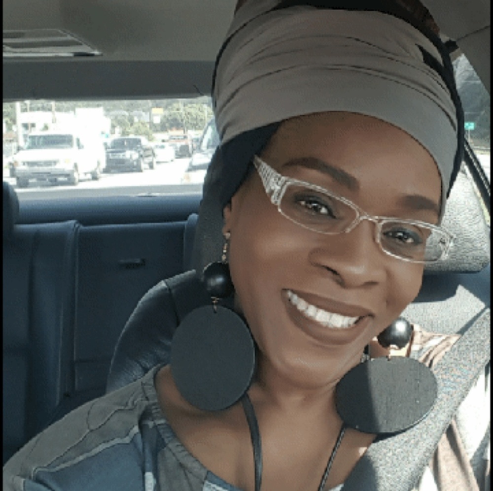 Meet your Posher, Cassandra